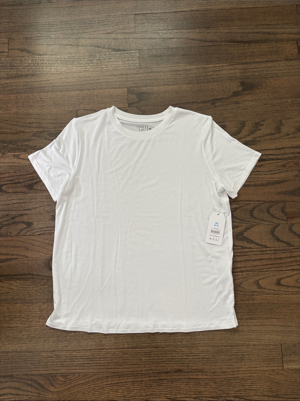 Time and Tru White Short-Sleeve Crewneck Tee - Picture 3 of 8